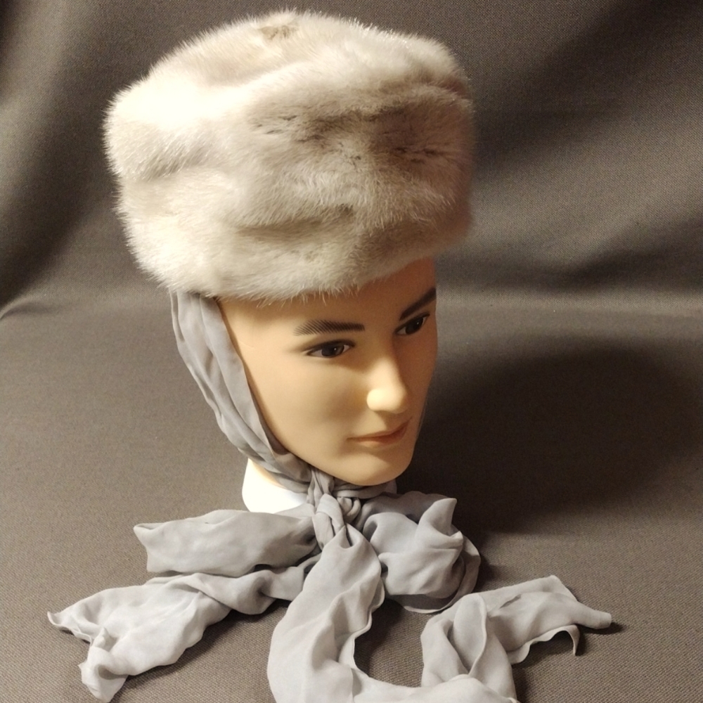 Amrose NY Annis Furs Detroit New York vintage fur hat